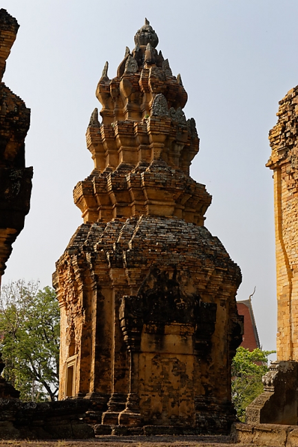 Prasat Sikhoraphum-MAR15-019